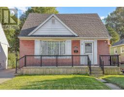 9 PUTNEY ROAD, Toronto, Ontario