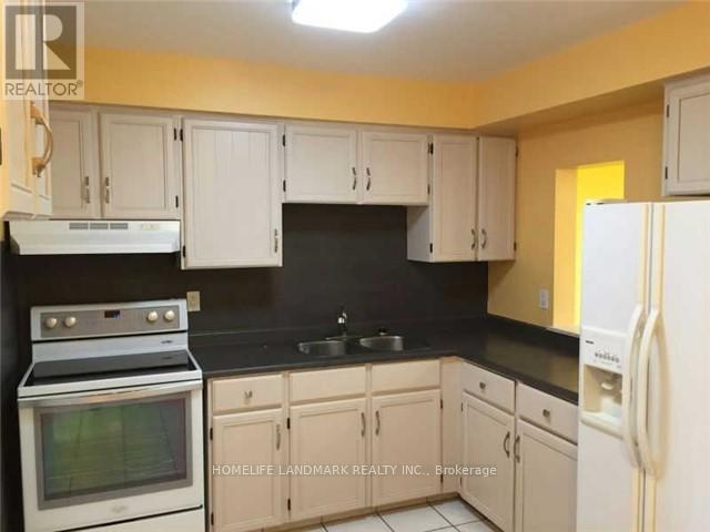 6043 Chidham Crescent, Mississauga, Ontario  L5N 2R8 - Photo 4 - W13862632
