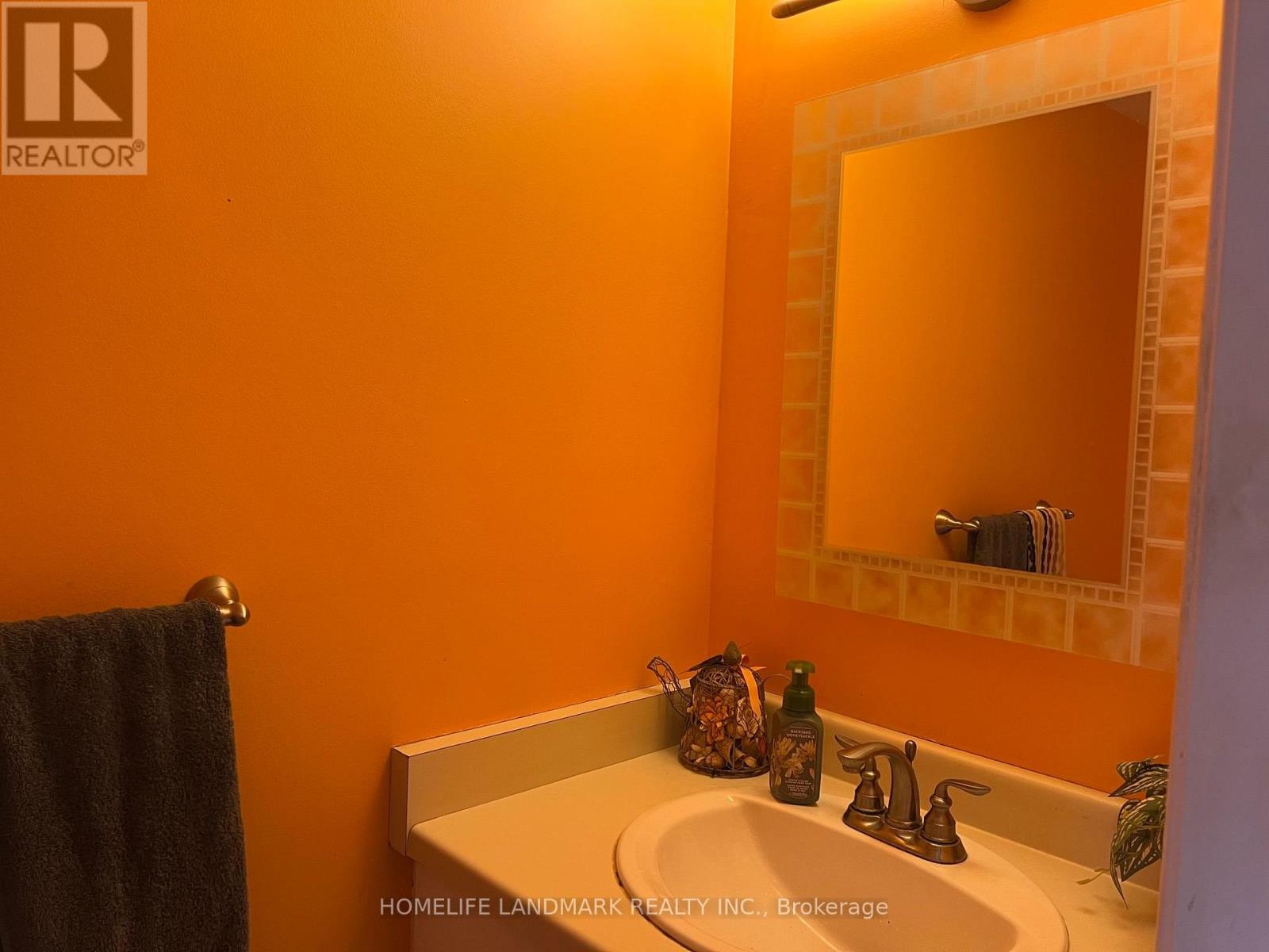 6043 Chidham Crescent, Mississauga, Ontario  L5N 2R8 - Photo 5 - W13862632