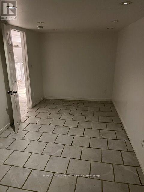 Bsmt - 2849 Dufferin Street, Toronto, Ontario  M6B 3S4 - Photo 4 - W13862646