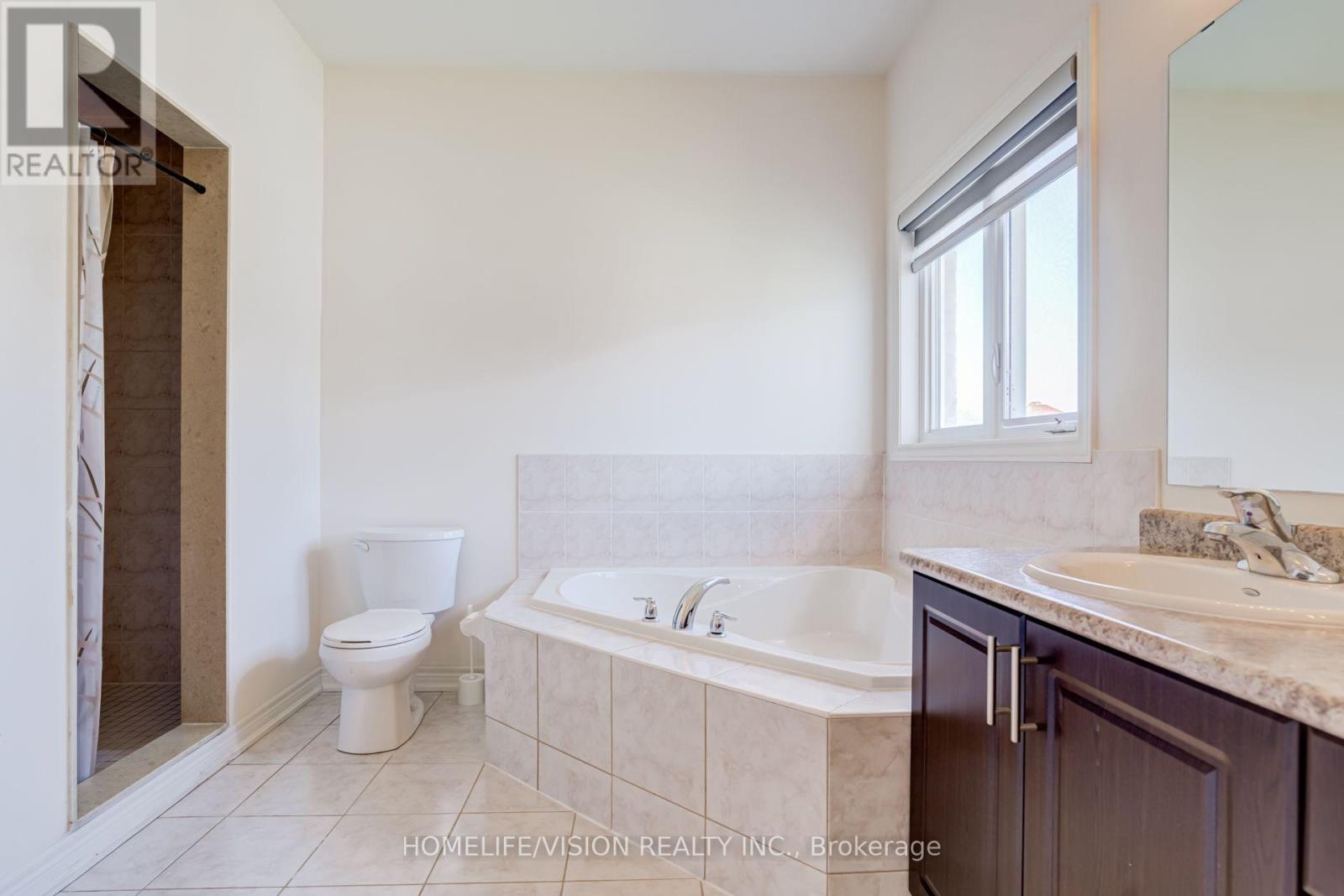 383 Royal West Drive, Brampton, Ontario  L6X 0B3 - Photo 28 - W13862686