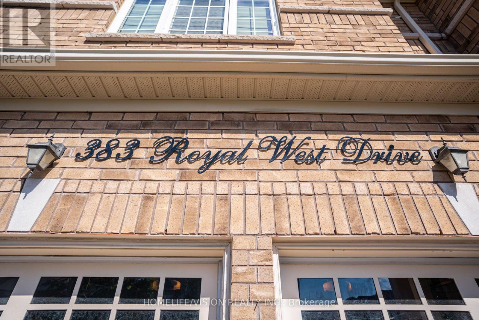 383 Royal West Drive, Brampton, Ontario  L6X 0B3 - Photo 4 - W13862686
