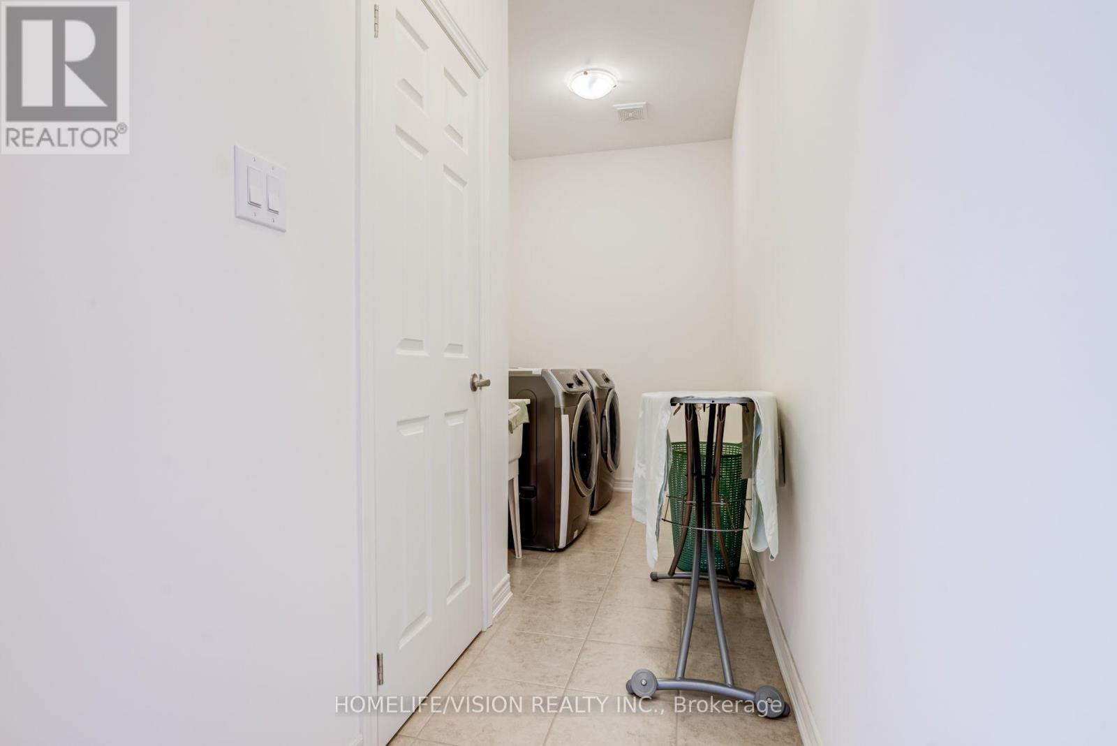 383 Royal West Drive, Brampton, Ontario  L6X 0B3 - Photo 40 - W13862686