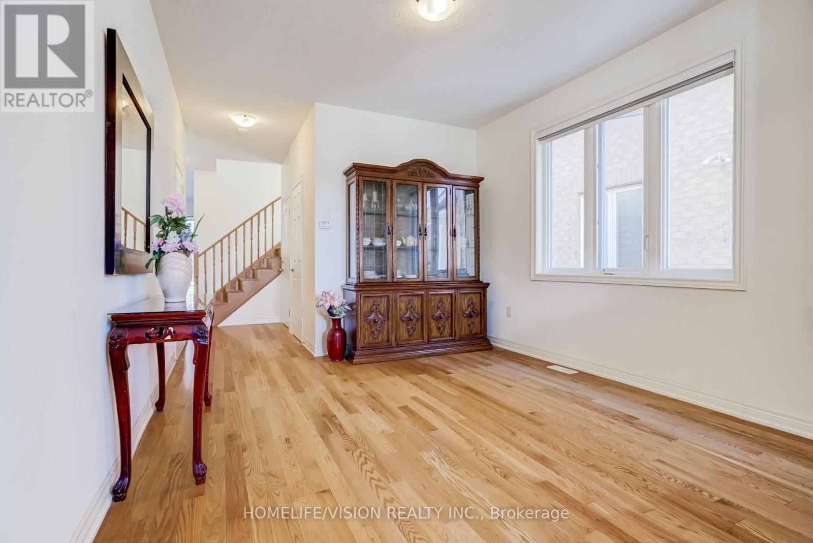 383 Royal West Drive, Brampton, Ontario  L6X 0B3 - Photo 6 - W13862686