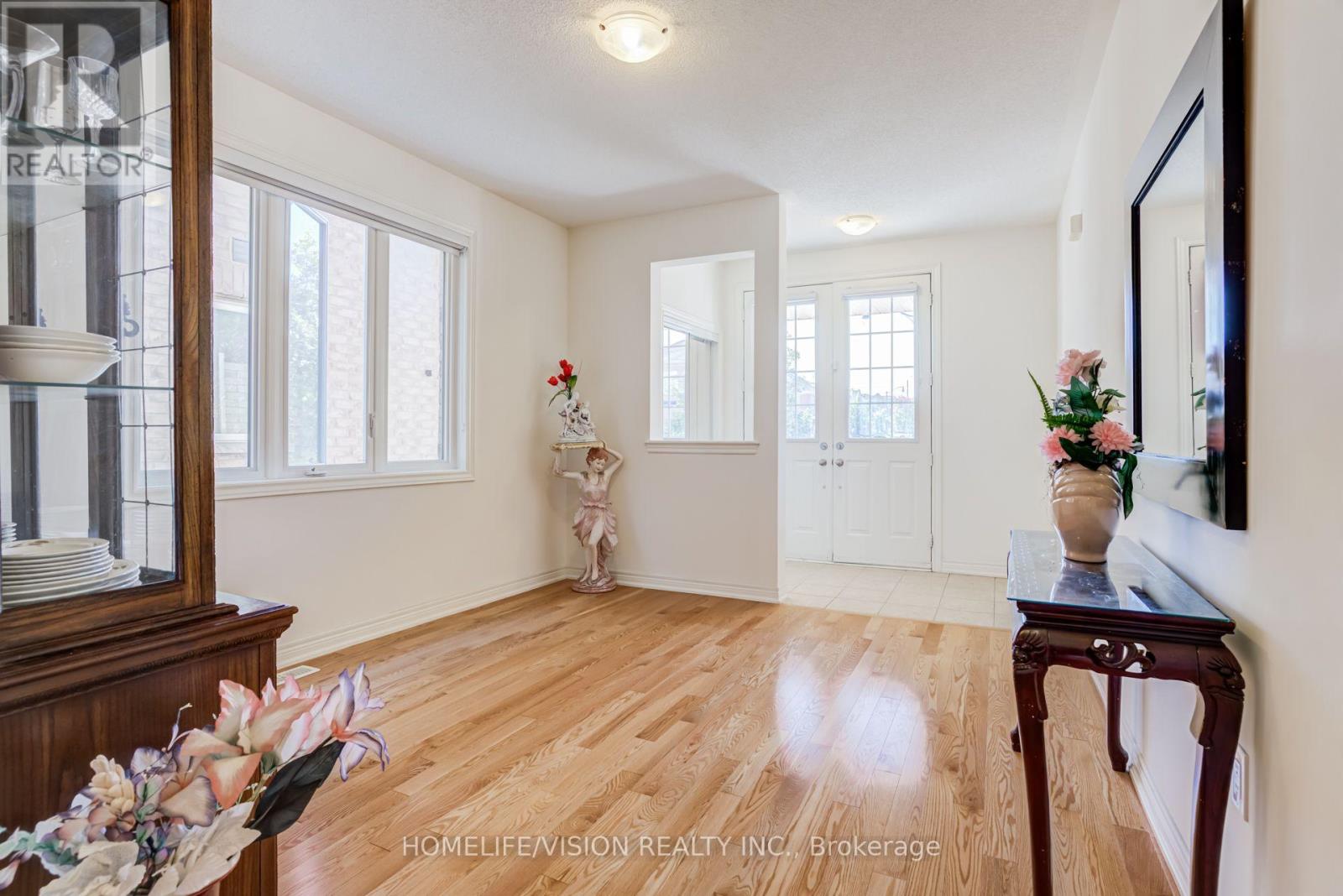383 Royal West Drive, Brampton, Ontario  L6X 0B3 - Photo 8 - W13862686