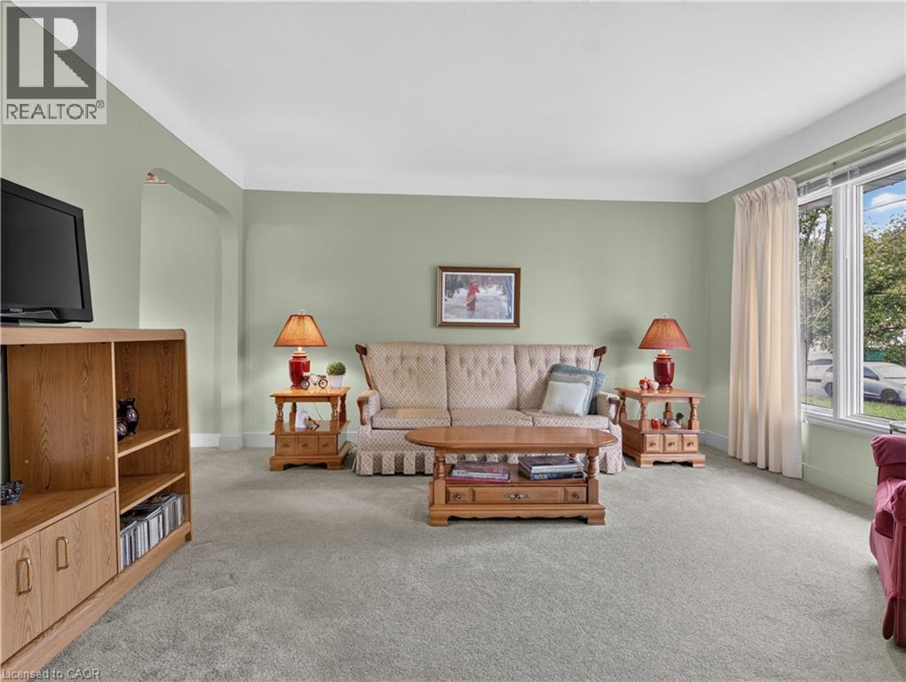 94 Jacobson Avenue, St. Catharines, Ontario  L2T 3A3 - Photo 4 - 40869032