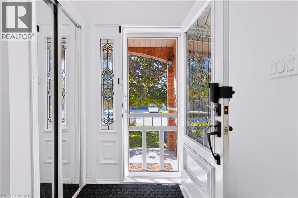 5549 Katy Gate, Mississauga, Ontario  L5M 7M9 - Photo 7 - 40868668