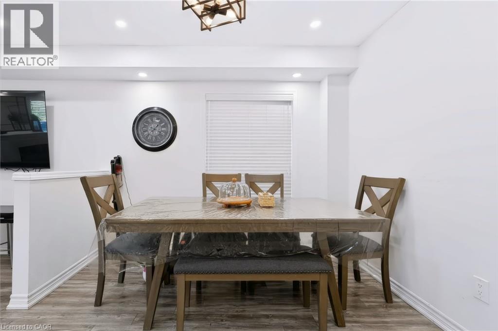 5549 Katy Gate, Mississauga, Ontario  L5M 7M9 - Photo 9 - 40868668