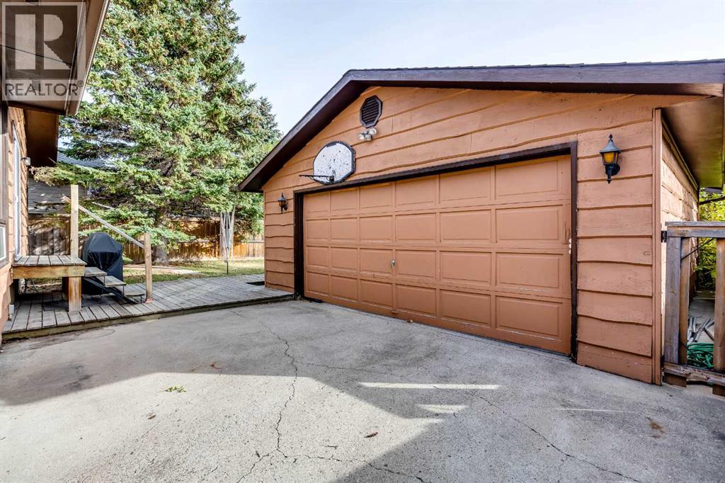 57 Big Springs Drive SE, Airdrie, Alberta  T4A 1N6 - Photo 2 - A2348253