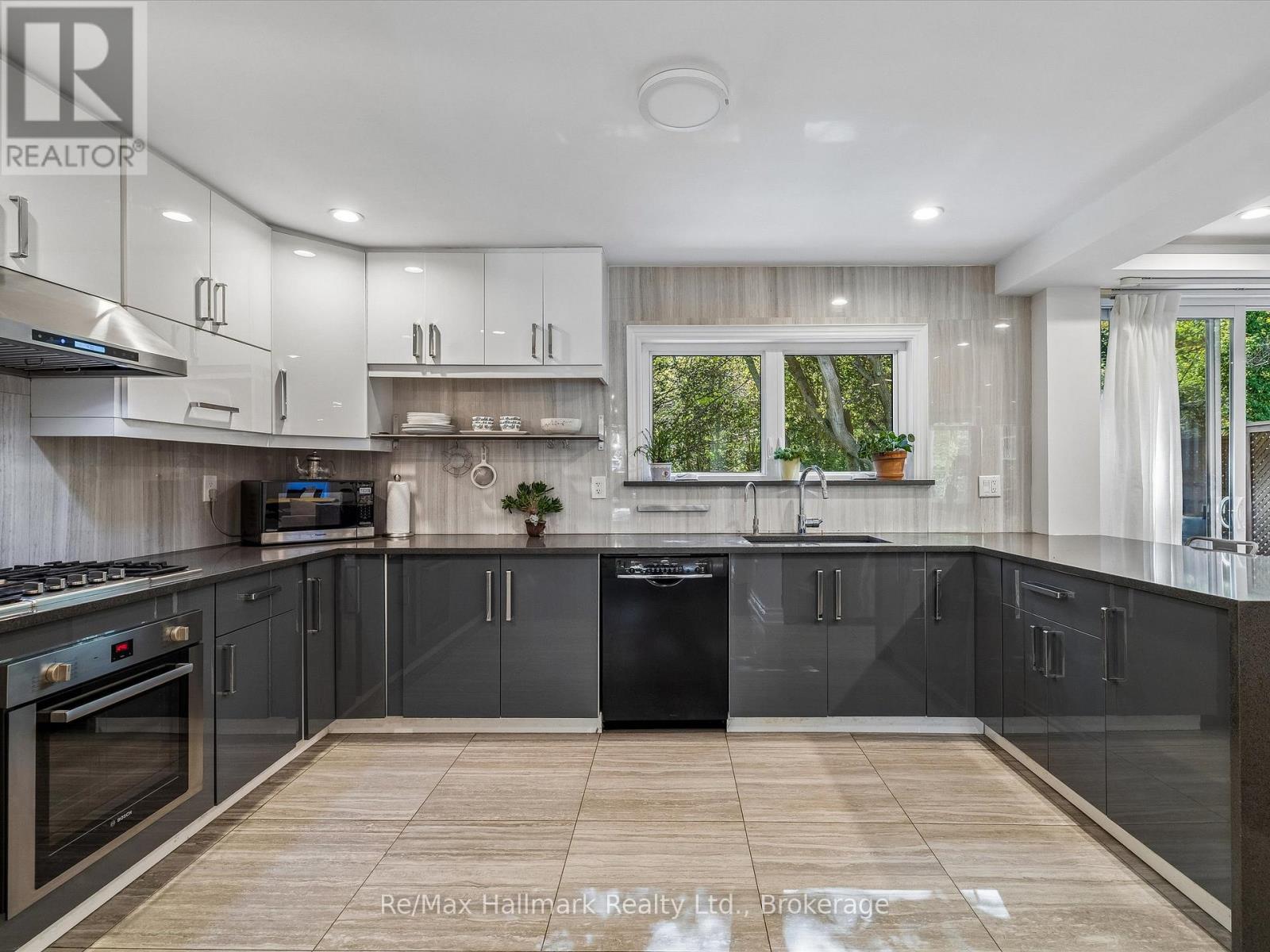 2194 Constance Drive, Oakville, Ontario  L6J 5L4 - Photo 19 - W13862508