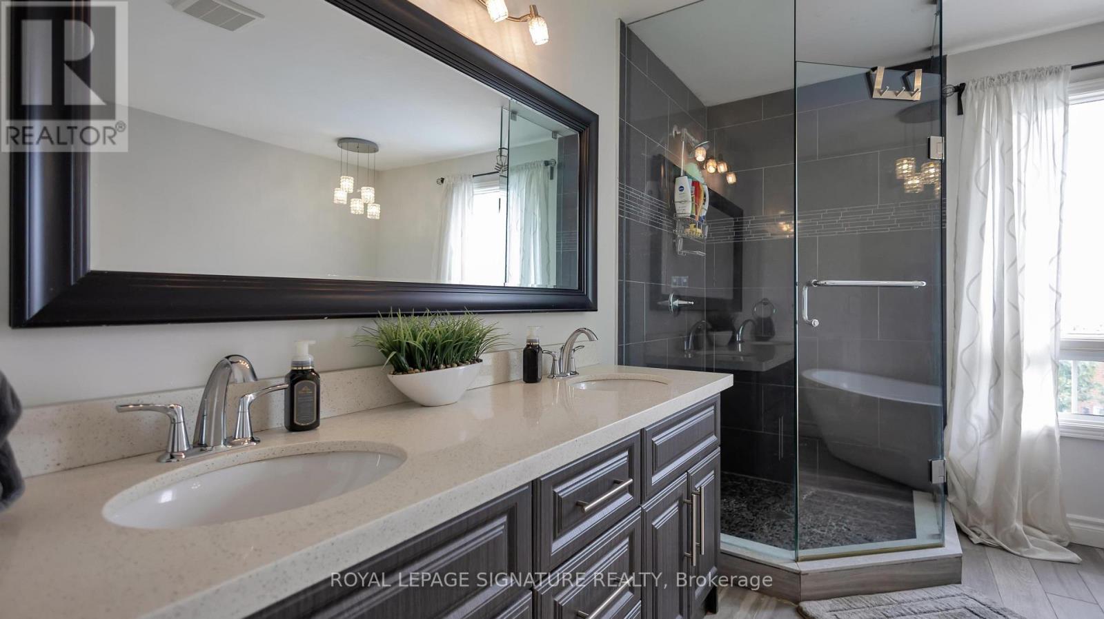 1821 Pilgrims Way, Oakville, Ontario  L6M 1X2 - Photo 29 - W13860702