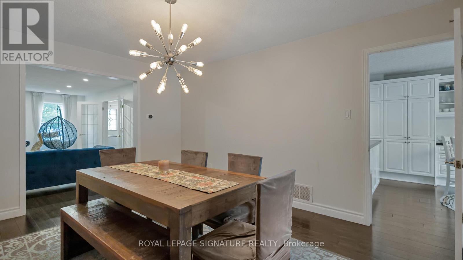 1821 Pilgrims Way, Oakville, Ontario  L6M 1X2 - Photo 10 - W13860702