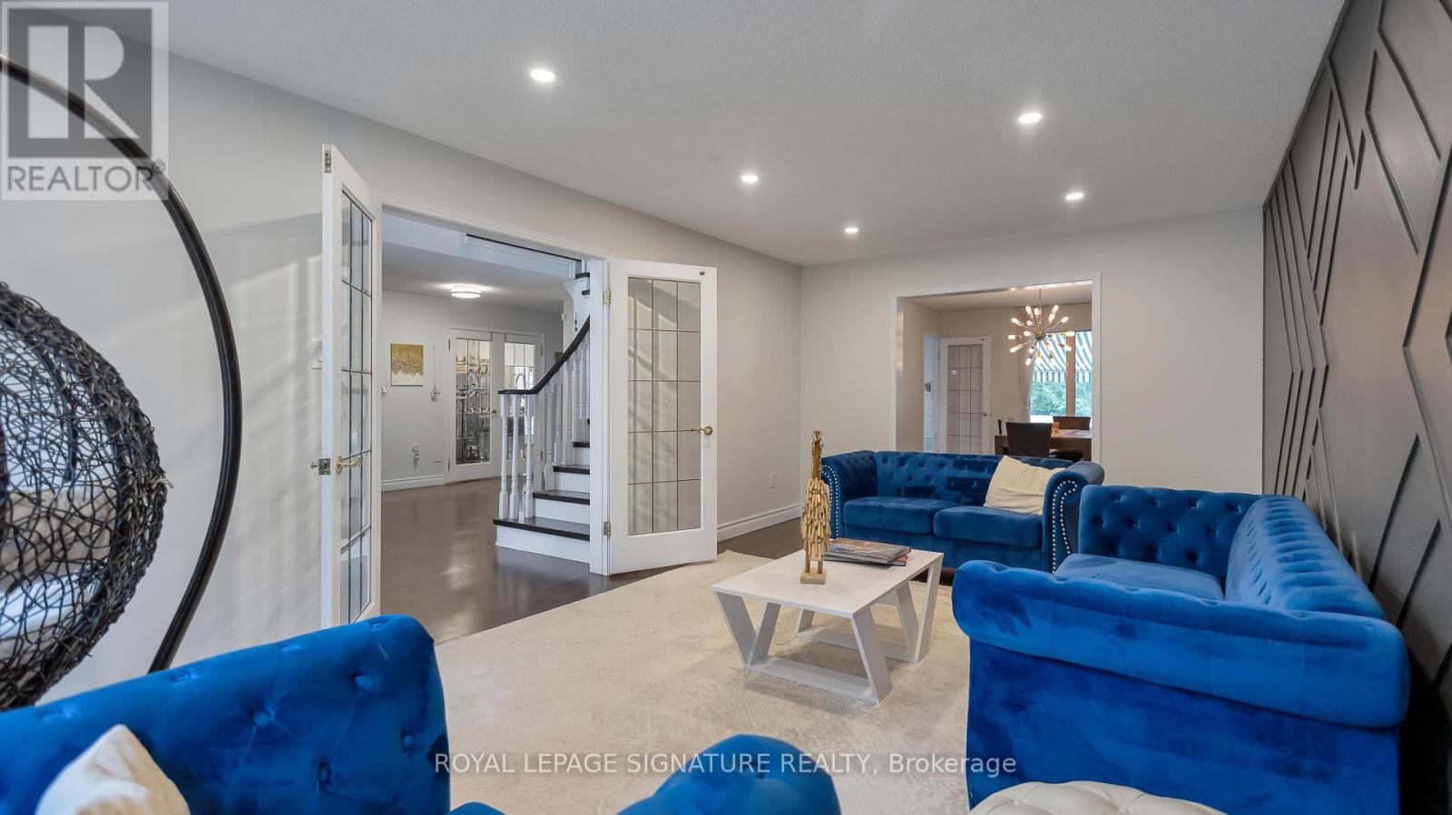 1821 Pilgrims Way, Oakville, Ontario  L6M 1X2 - Photo 8 - W13860702
