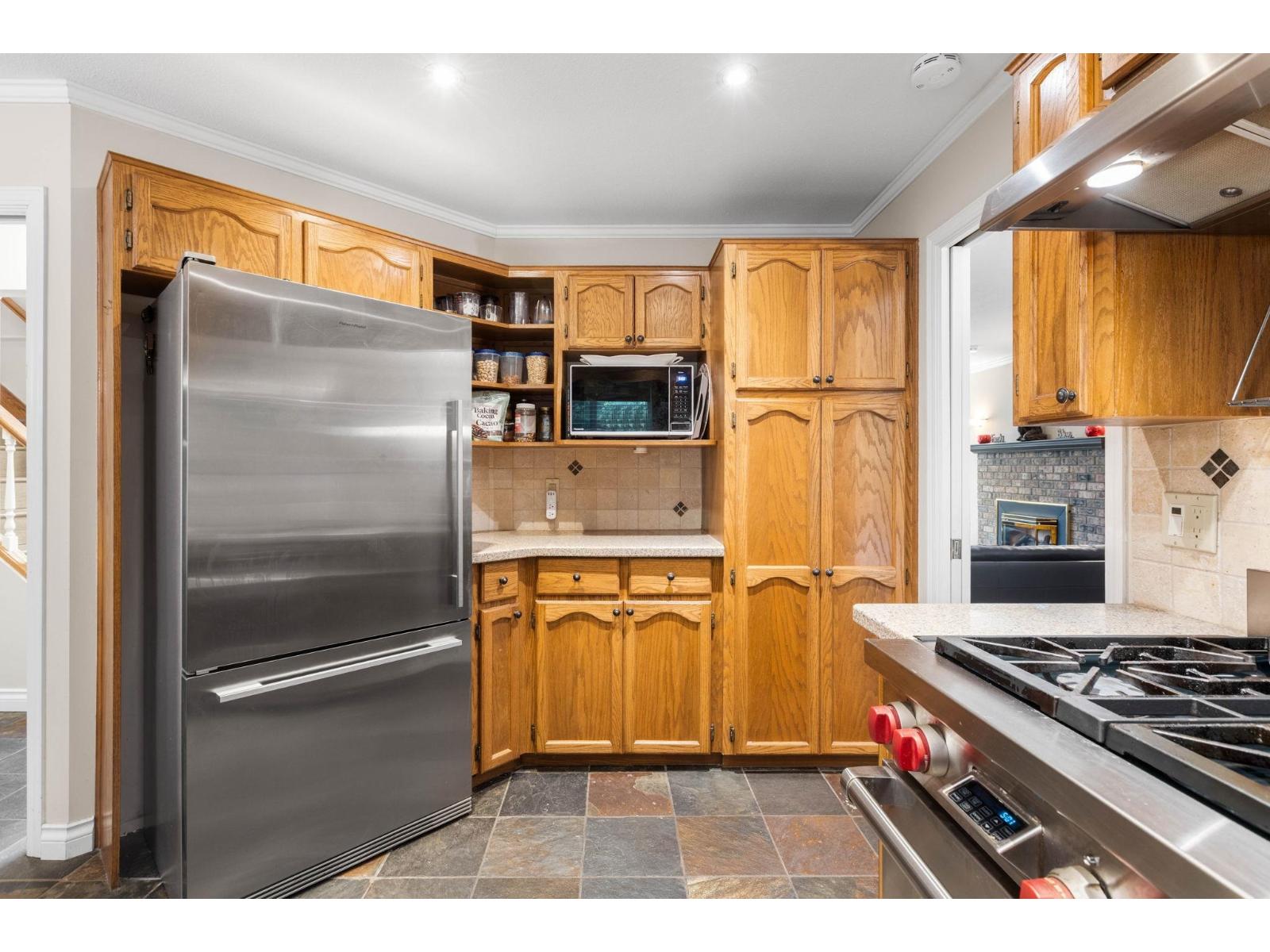 6173 Parkside Court, Surrey, British Columbia  V3X 2C2 - Photo 11 - R3172310