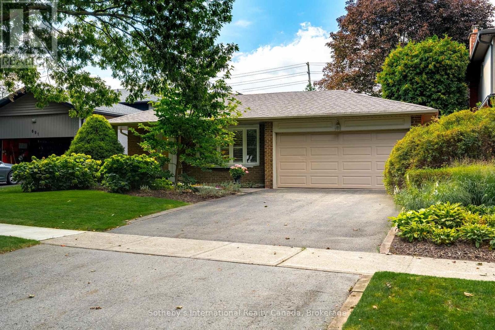 885 Fletcher Valley Crescent, Mississauga, Ontario  L5J 2X6 - Photo 3 - W13862790