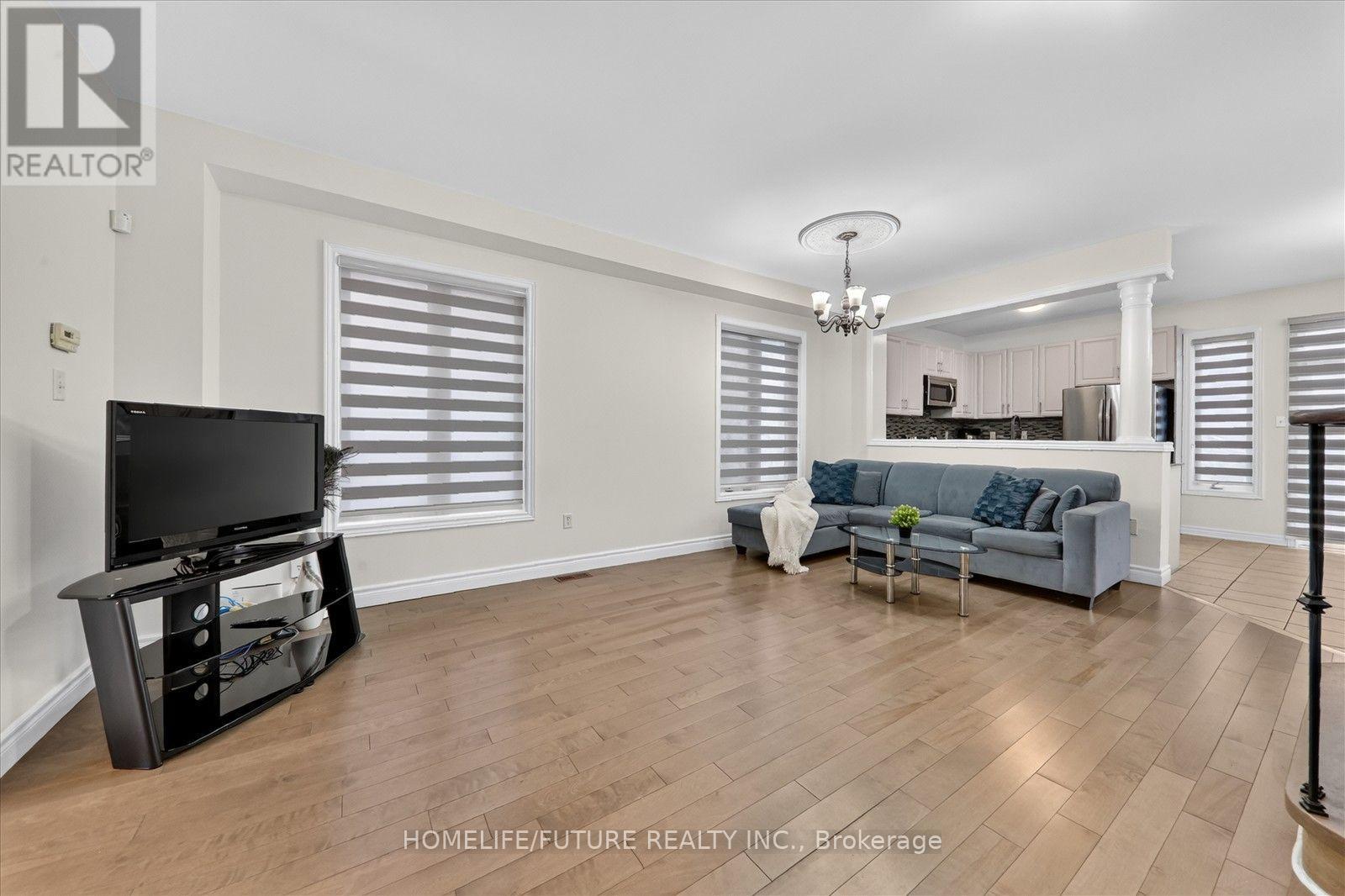361 Strouds Lane, Pickering, Ontario  L1V 7J2 - Photo 13 - E13862846