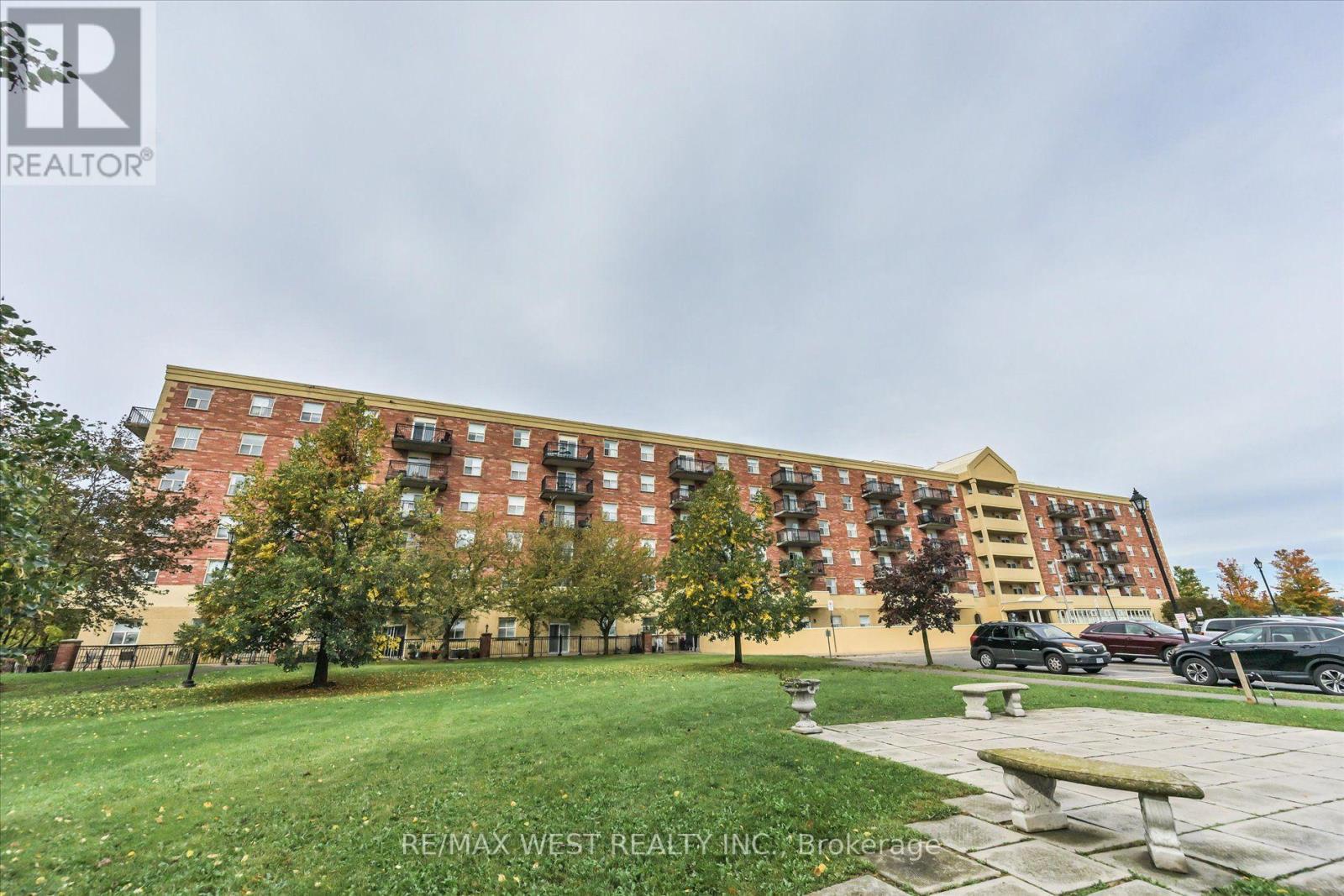 319 - 7373 Martin Grove Road, Vaughan, Ontario  L4L 9K1 - Photo 2 - N13862748