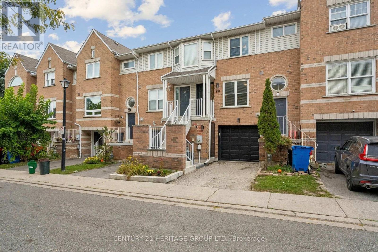 68 Brandy Lane Way, Newmarket, Ontario  L3Y 8P7 - Photo 2 - N13862792