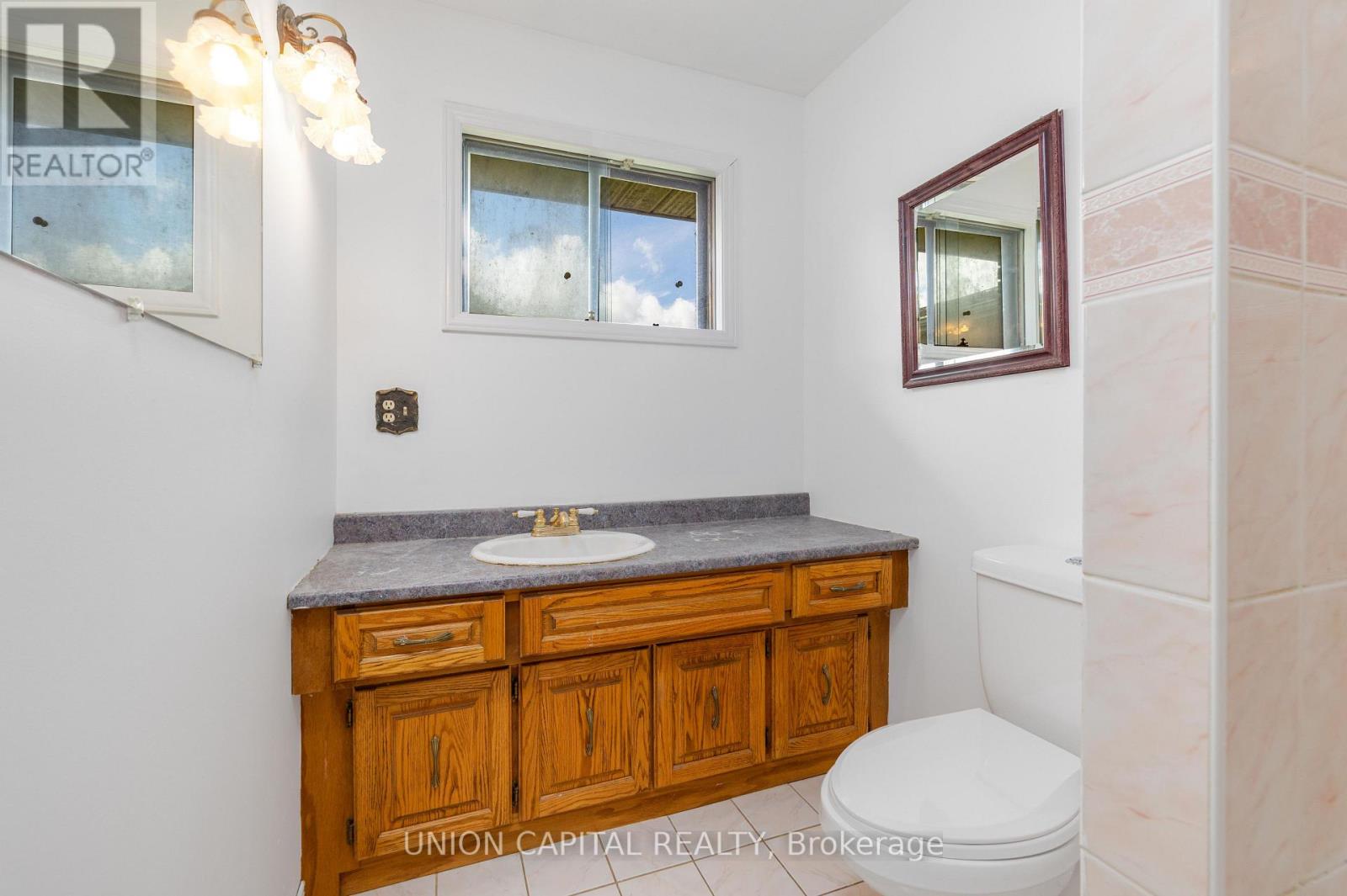 64 Canal Street, Georgina, Ontario  L4P 1K5 - Photo 16 - N13862800