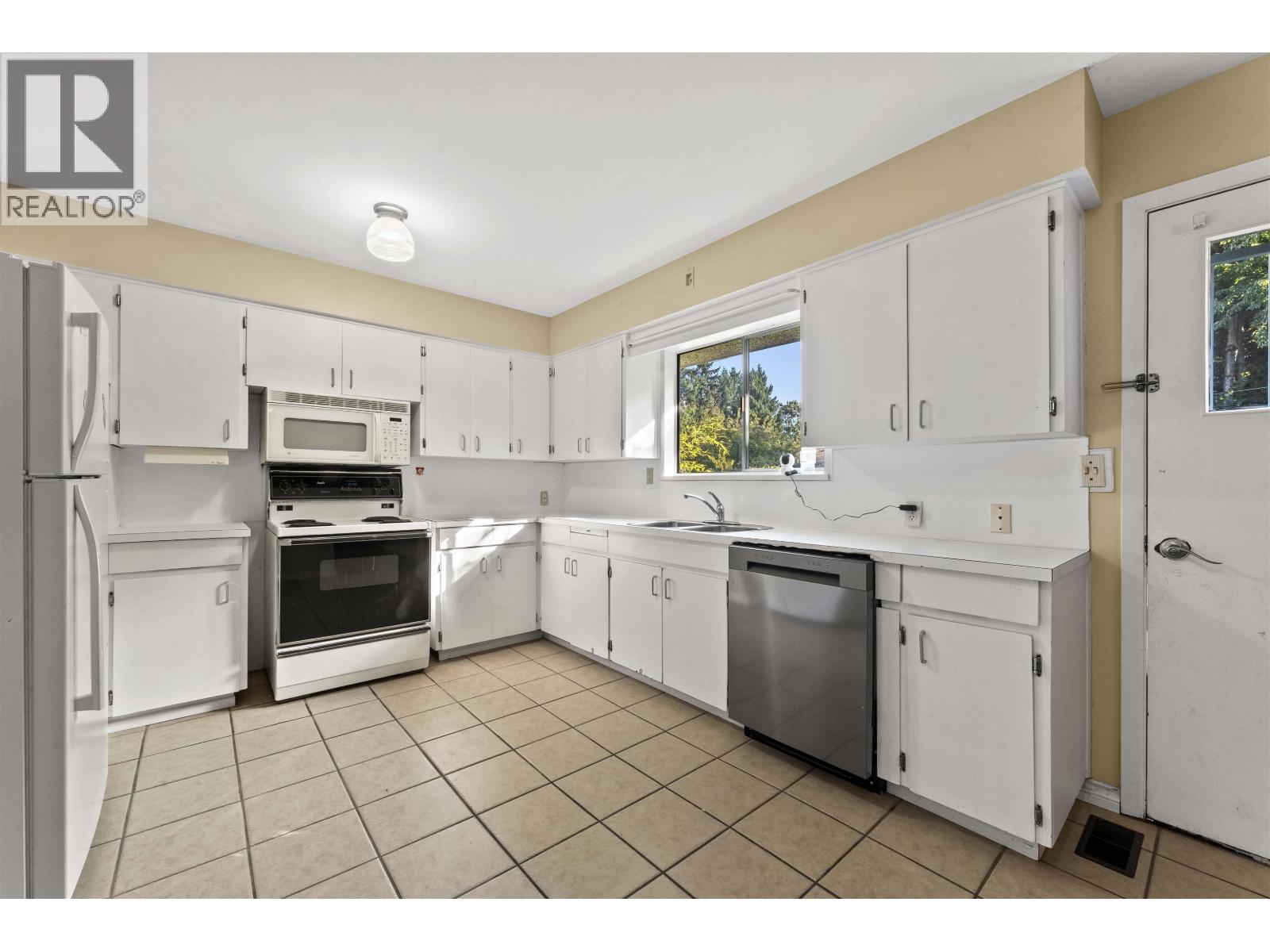 8975 Cook Crescent, Richmond, British Columbia  V6Y 1X1 - Photo 4 - R3170506