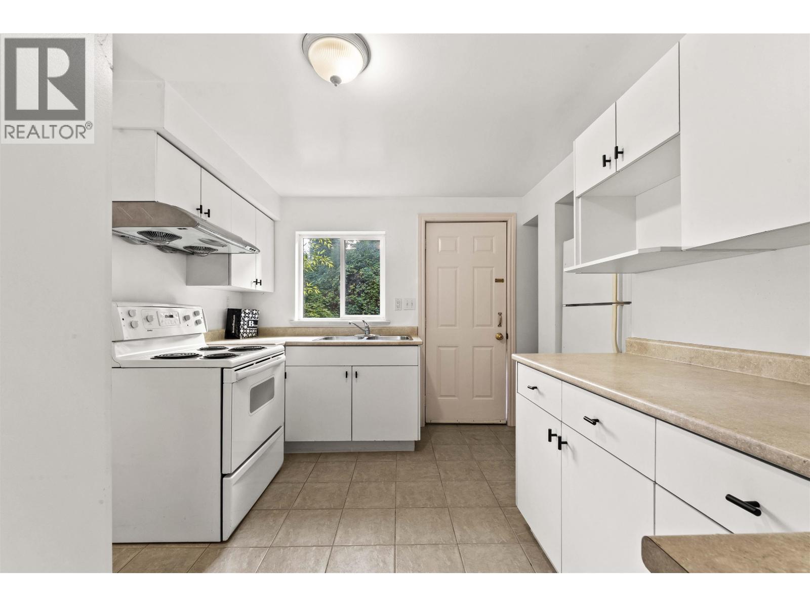 8975 Cook Crescent, Richmond, British Columbia  V6Y 1X1 - Photo 7 - R3170506