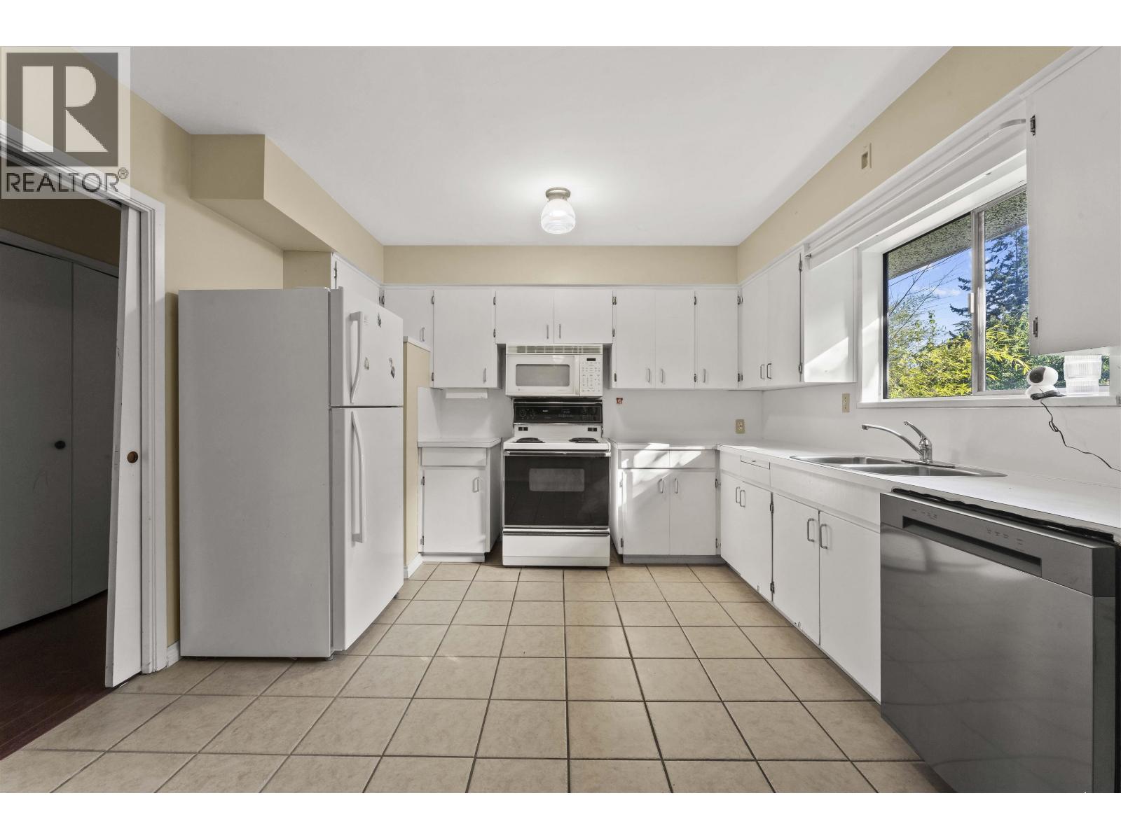 8975 Cook Crescent, Richmond, British Columbia  V6Y 1X1 - Photo 5 - R3170506