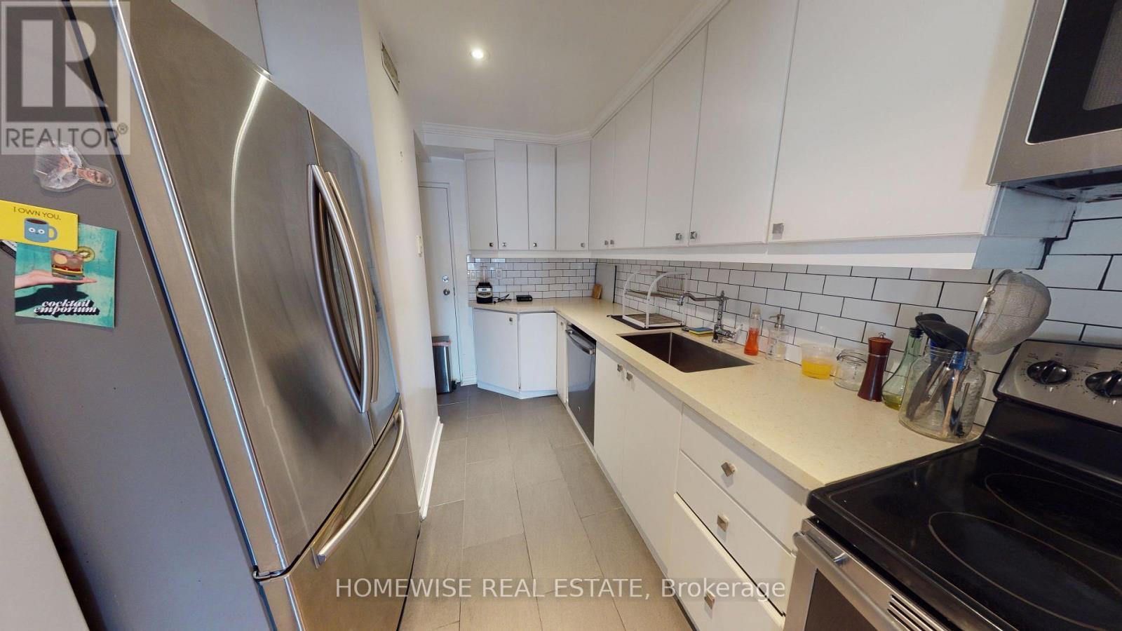 201 - 145 Lansdowne Avenue, Toronto, Ontario  M6K 2W1 - Photo 2 - W13862704