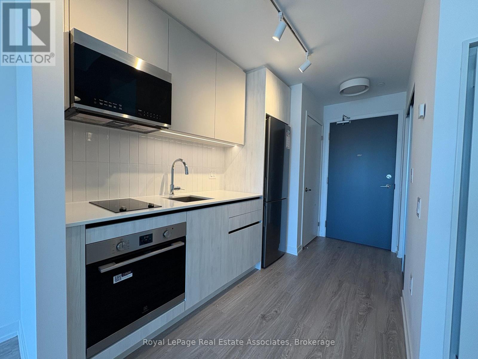 1002 - 2485 Eglinton Avenue W, Mississauga, Ontario  L5M 2V8 - Photo 3 - W13862776