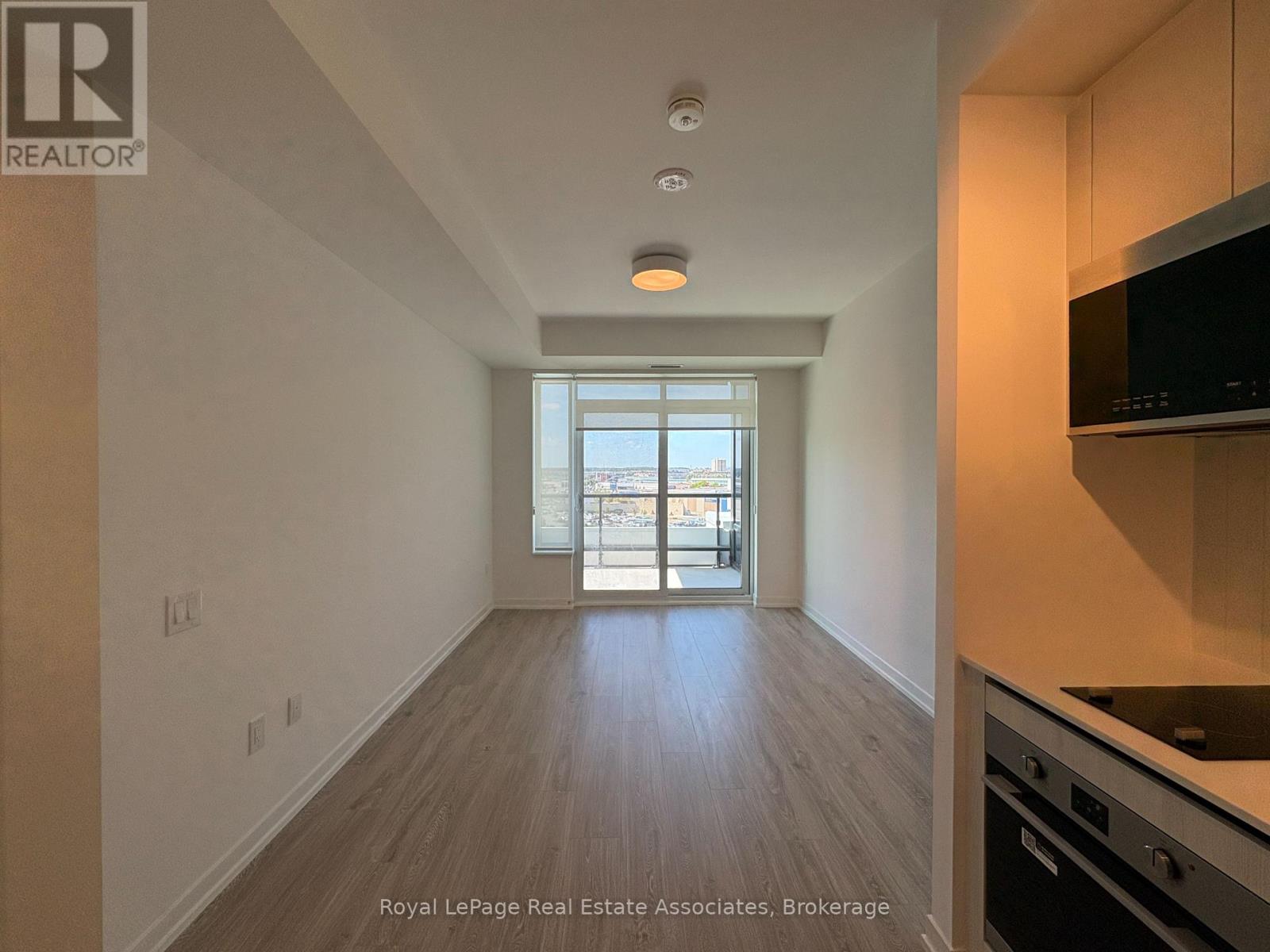 1002 - 2485 EGLINTON AVENUE W