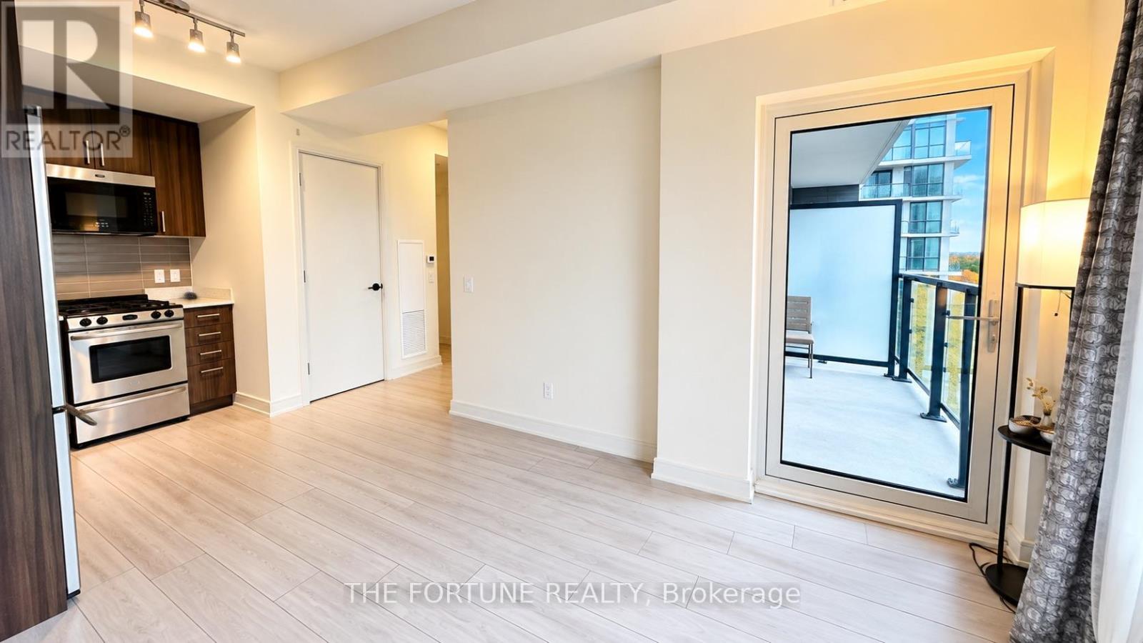 909 - 8010 Derry Road, Milton, Ontario  L9T 9N3 - Photo 3 - W13862808