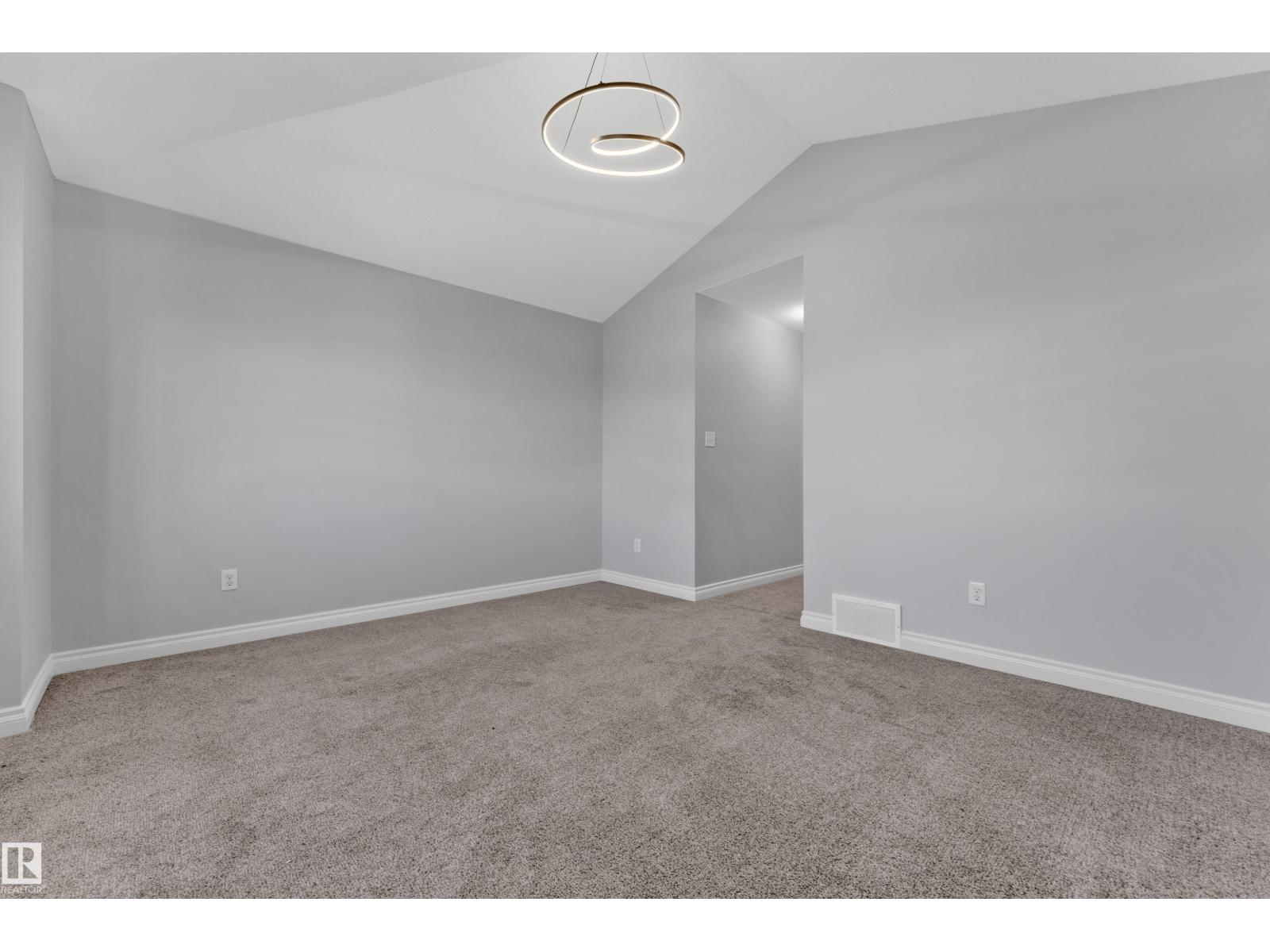 4359 126 AV NW