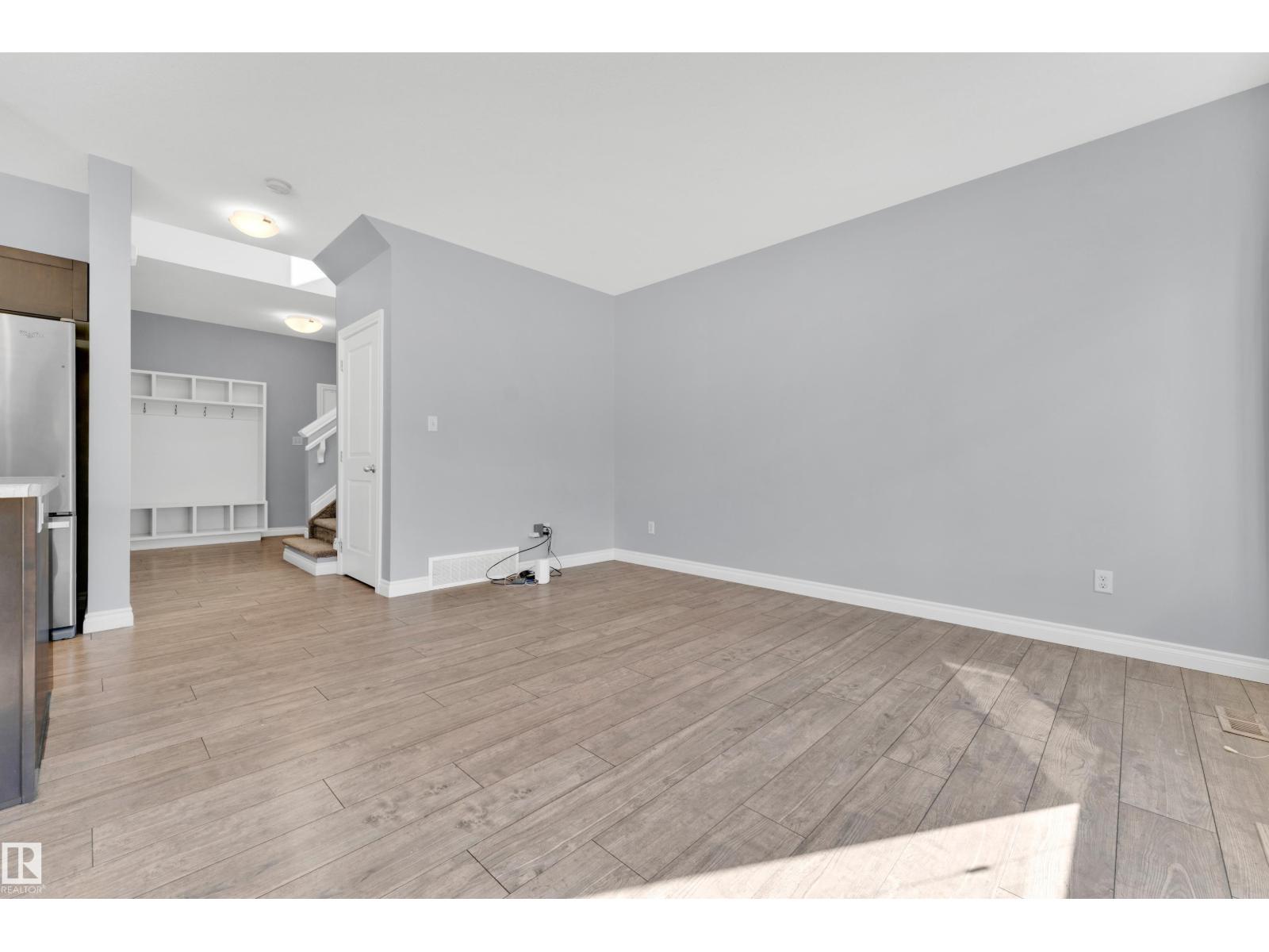 4359 126 AV NW