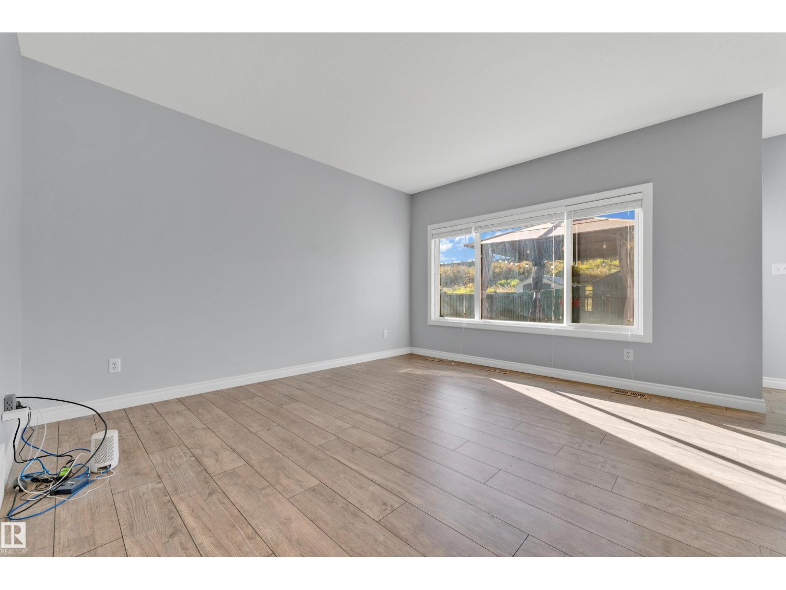4359 126 AV NW