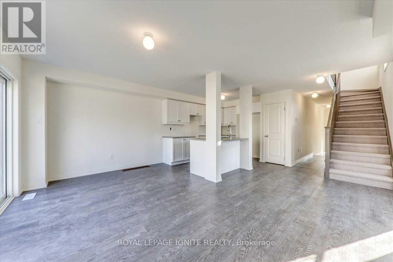 46 King George Way, Clarington, Ontario  L1C 7E5 - Photo 3 - E13860050