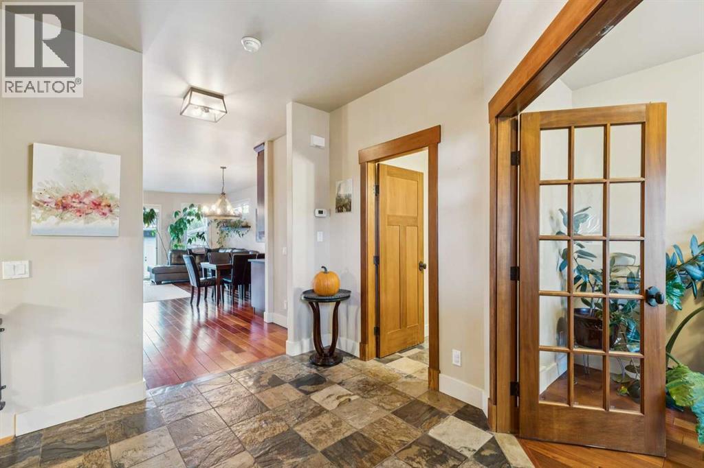 2050 47 Avenue Sw, Calgary, Alberta  T2T 2S6 - Photo 3 - A2349661