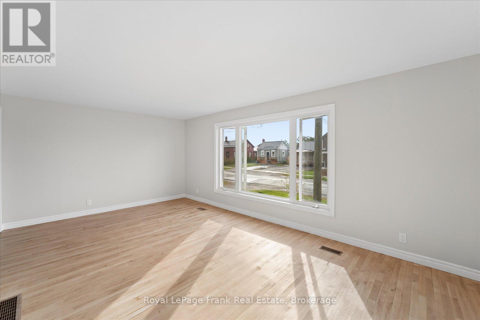 20 Shuter Street, Port Hope, Ontario  L1A 1A6 - Photo 5 - X13862856