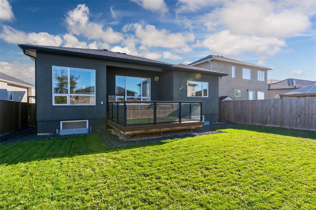 10 Blackheath Close, Winnipeg, Manitoba R2N 0H9 - Photo 41 - 202624901