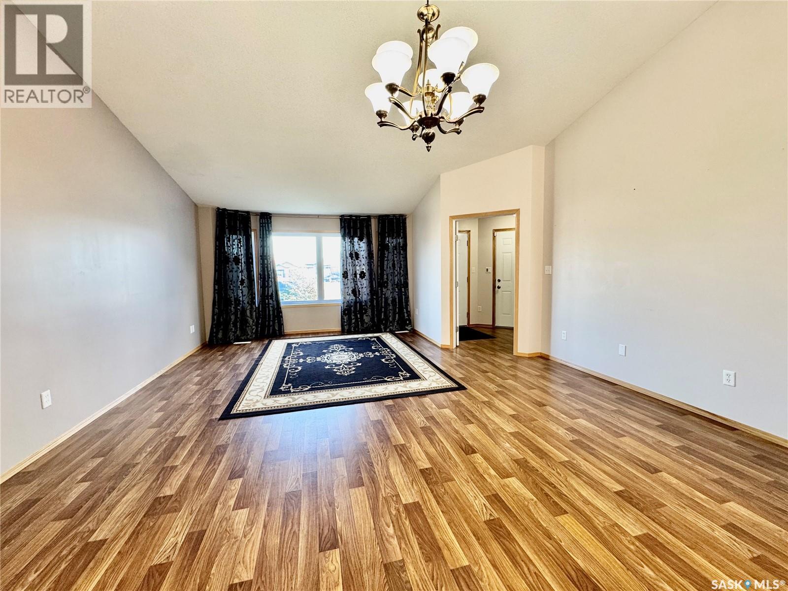 435 Southwood Drive, Prince Albert, Saskatchewan  S6V 8E5 - Photo 4 - SK050378