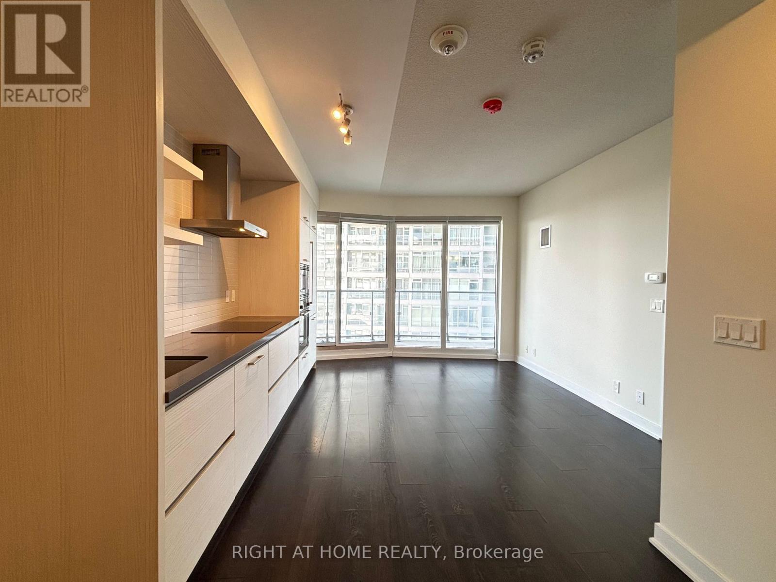 1205 - 2221 Yonge Street, Toronto, Ontario  M4S 2B4 - Photo 2 - C13853352