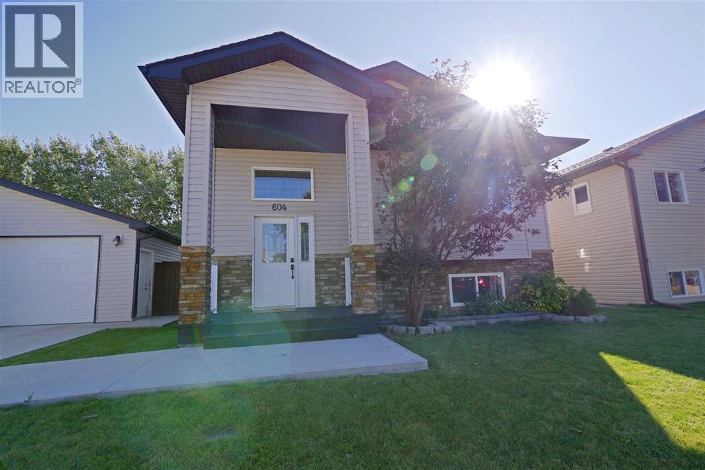 604 6 Street N Vauxhall Alberta Canada T0K2K0 3