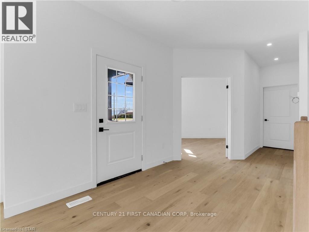22664 Queens Line, West Elgin, Ontario  N0L 2C0 - Photo 3 - X13862860