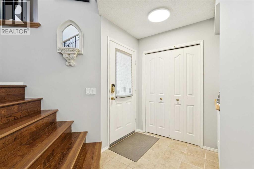 118 Citadel Crest Park NW, Calgary, Alberta  T3G 4K5 - Photo 2 - A2349480