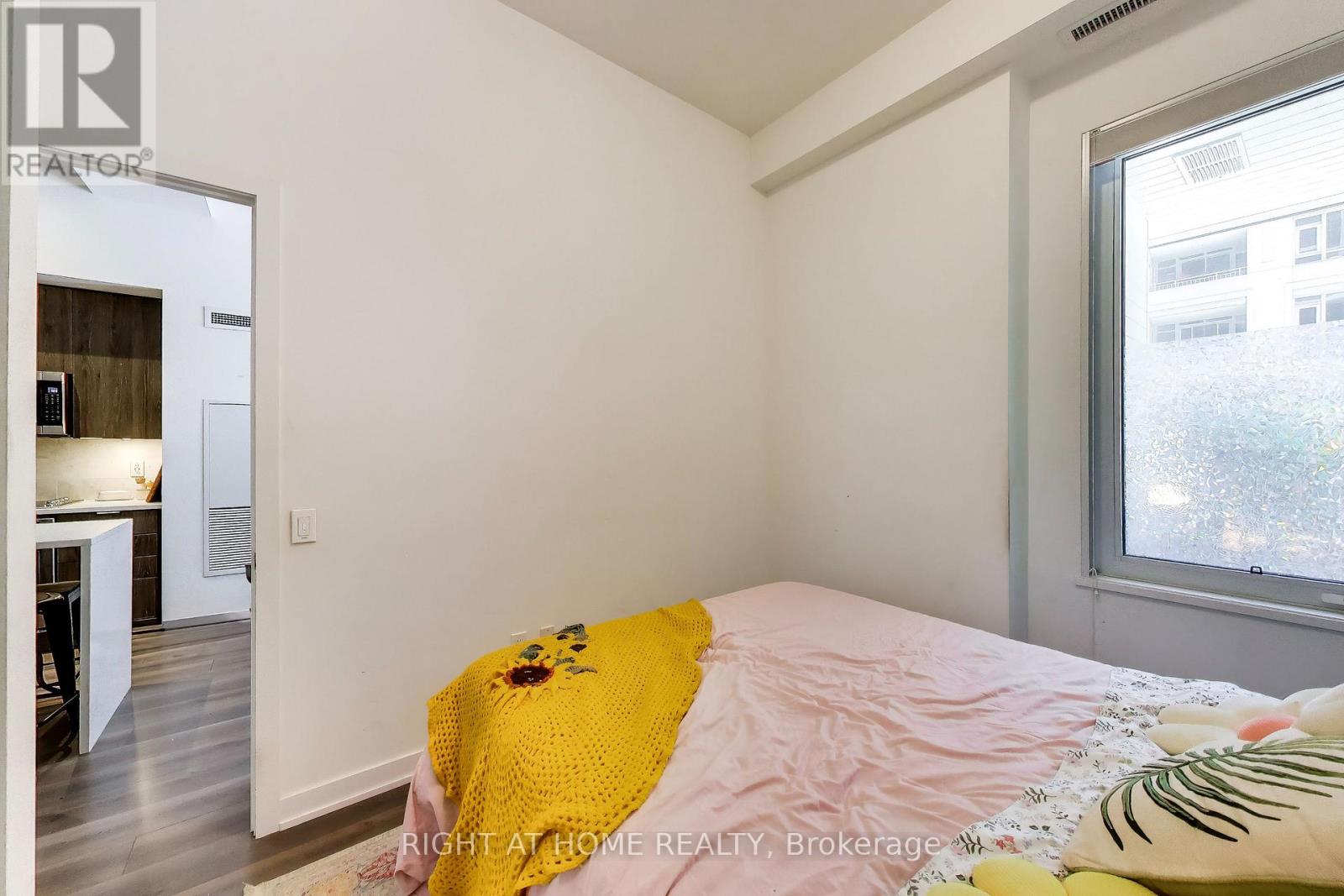 113 - 38 Iannuzzi Street, Toronto, Ontario  M5V 0S2 - Photo 11 - C13862898