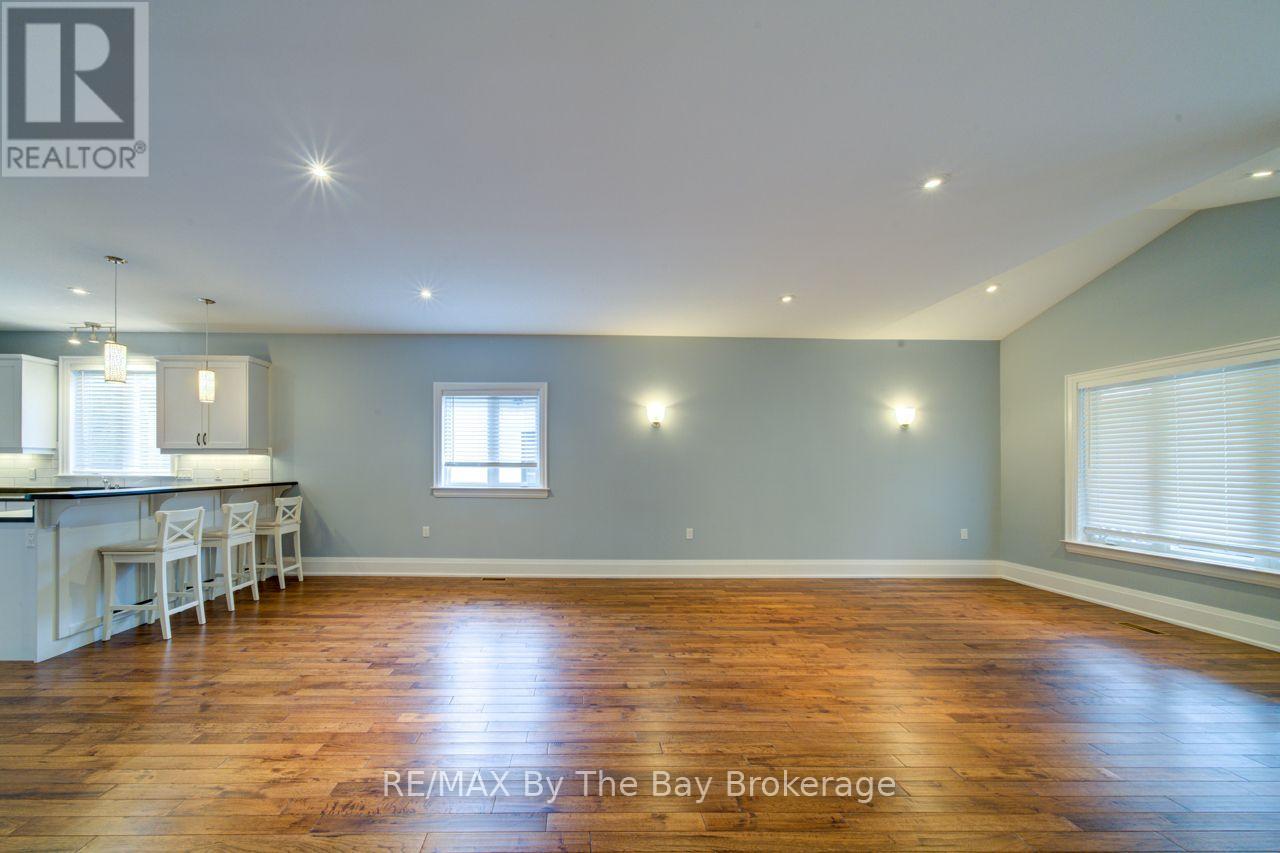 12 51 Street S, Wasaga Beach, Ontario L9Z 1X5 - Photo 12 - S13863040