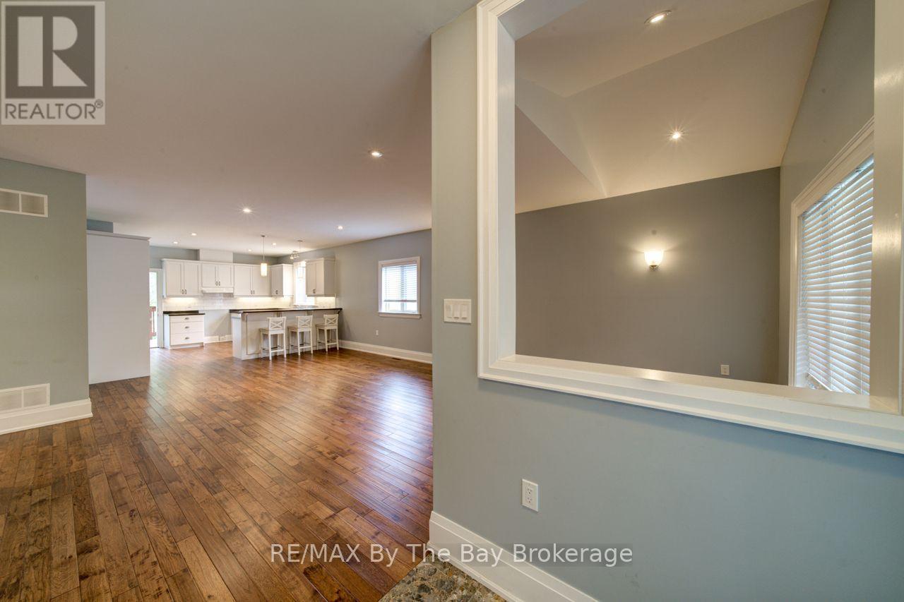12 51 Street S, Wasaga Beach, Ontario L9Z 1X5 - Photo 7 - S13863040