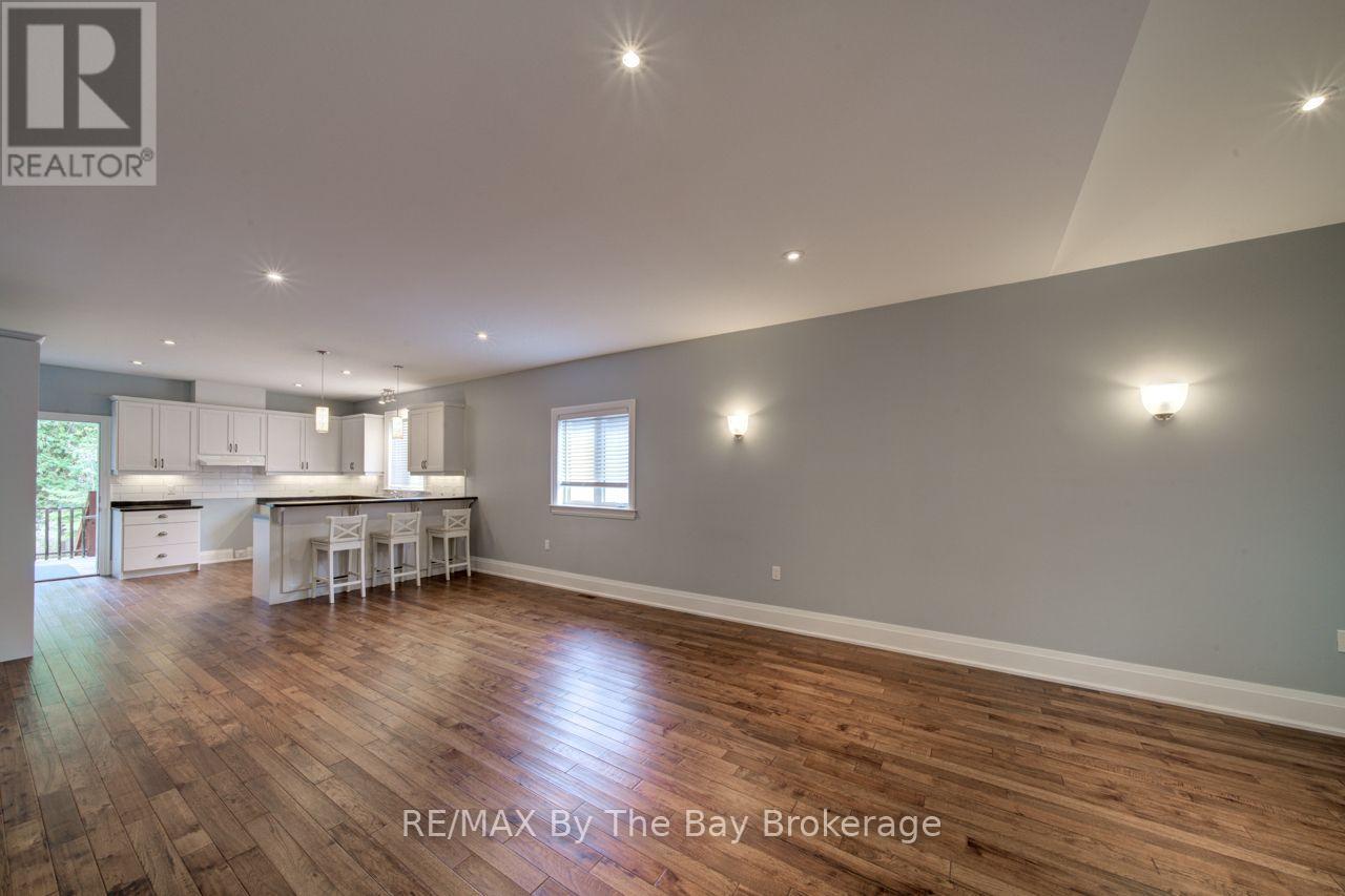 12 51 Street S, Wasaga Beach, Ontario L9Z 1X5 - Photo 8 - S13863040