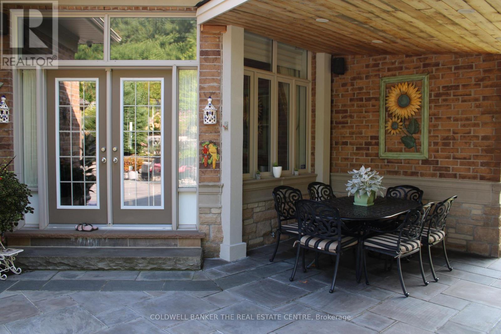 20 Aubrietia Court, Richmond Hill, Ontario  L4E 2R3 - Photo 7 - N13863006