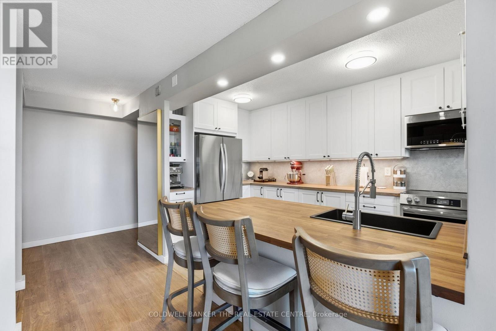 907 - 75 Emmett Avenue, Toronto, Ontario  M6M 5A7 - Photo 8 - W13862862
