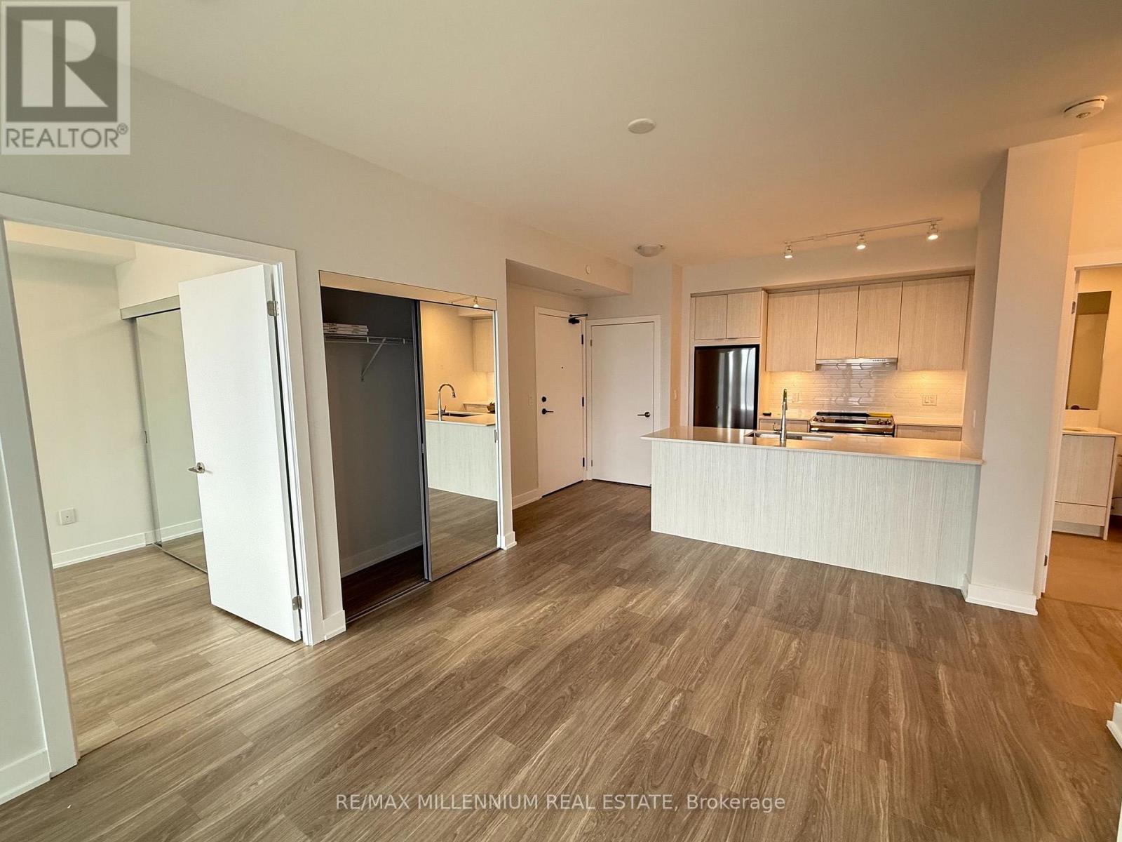 1607 - 430 Square One Drive, Mississauga, Ontario  L5B 0L6 - Photo 16 - W13862930