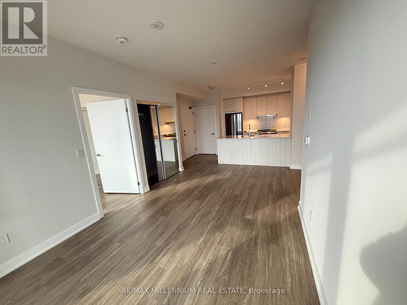 1607 - 430 Square One Drive, Mississauga, Ontario  L5B 0L6 - Photo 5 - W13862930